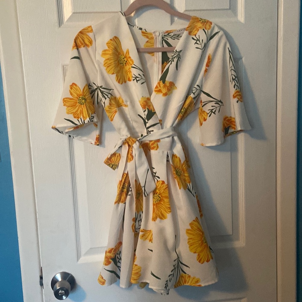 Sunflower Romper, M - Picture 1 of 3